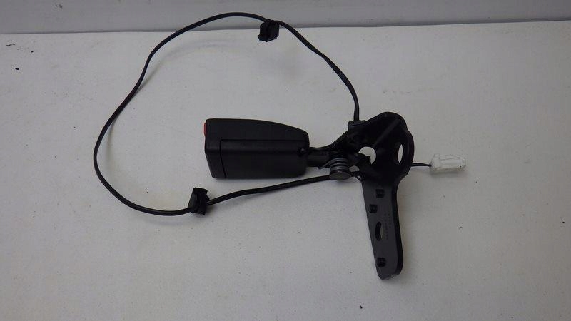 фото №1, Клипса поперечина безопасности левый задняя citroen ds5 6165093a