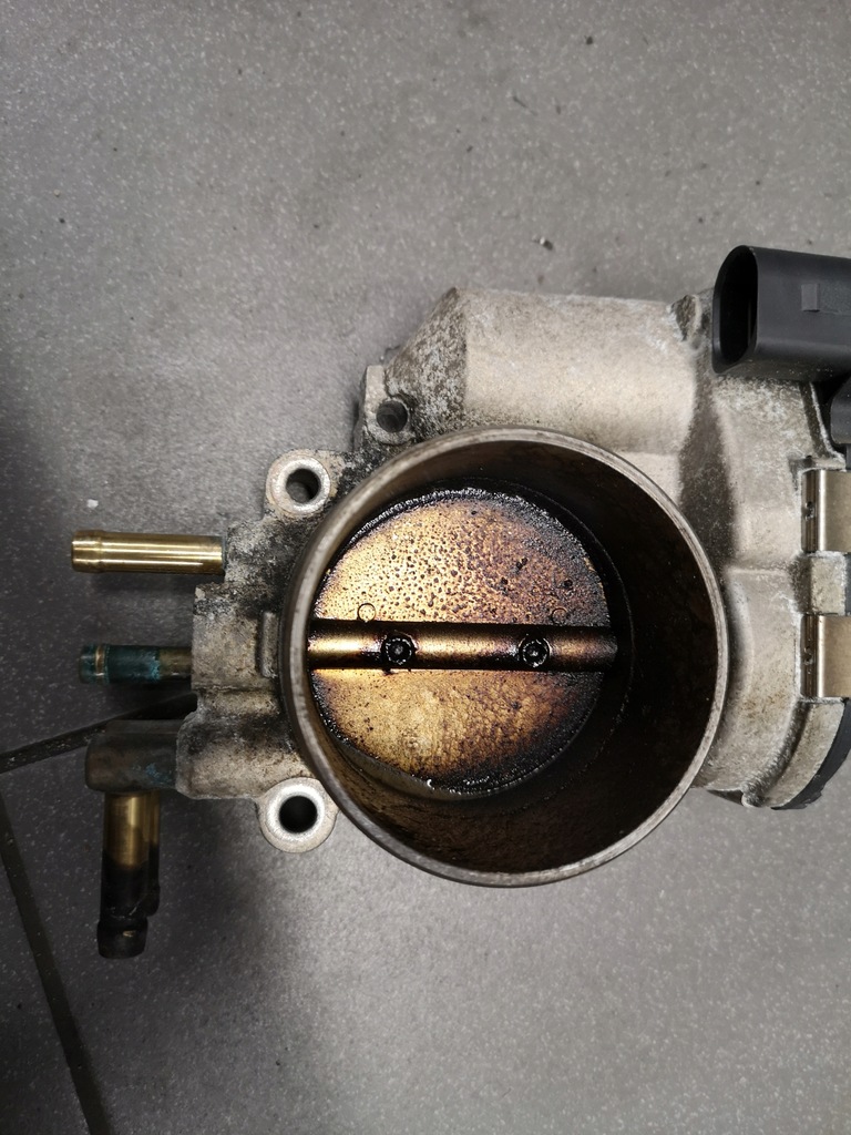 фото №5, Дросельна заслінка audi a8 d2 2.8 amx 078133062b