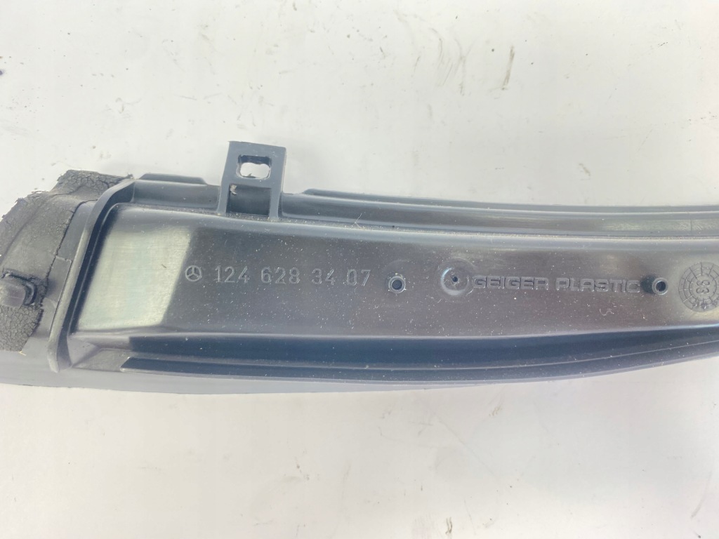 Жабо пластик жолоб злив ліва сторона mercedes w124 1246283407 Київ