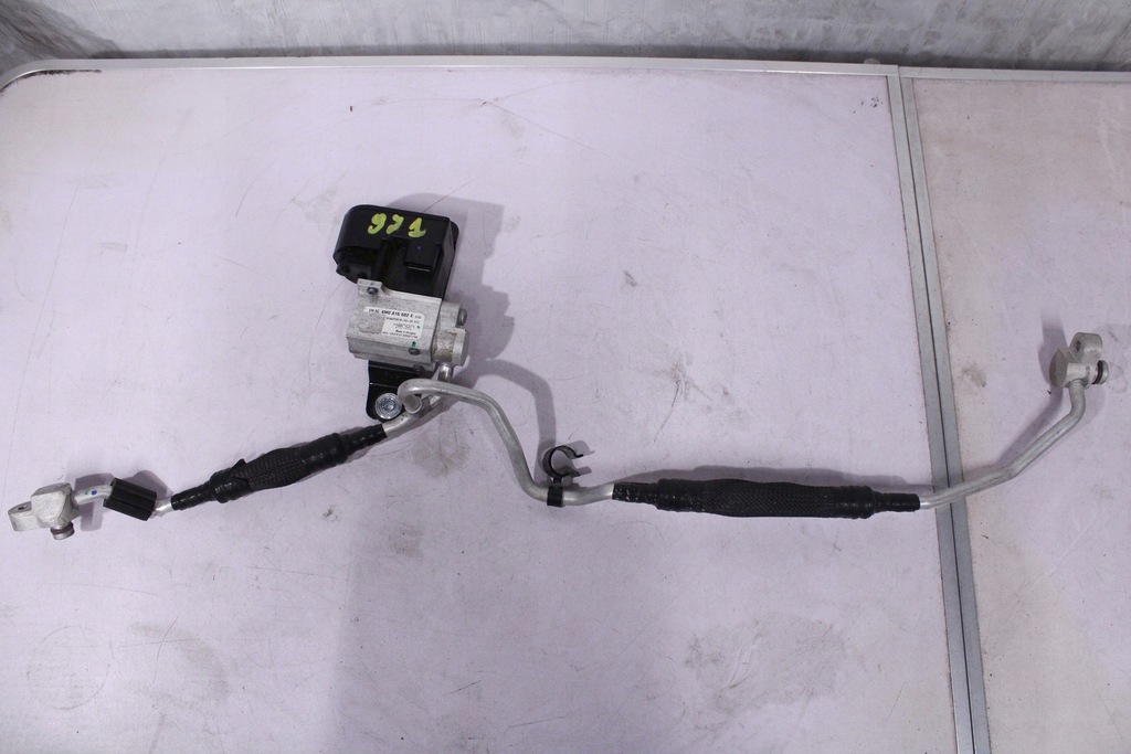 фото №1, Porsche taycan 9j1 клапан труба трубка wąż шланг кондиционера 4m0816682e