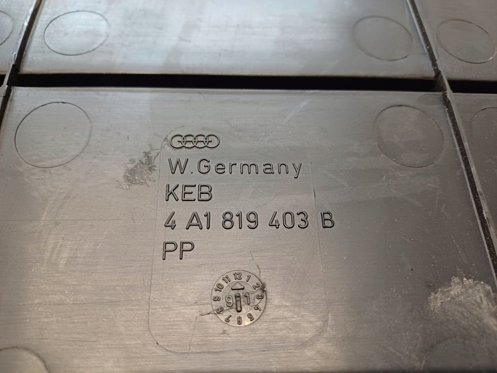 фото №8, Audi a6 c4 94- крыша прокладка 4a1819403b 4a1819417