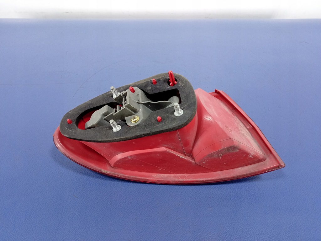 фото №6, Alfa romeo 147 лампа задня права зовнішня 46556347