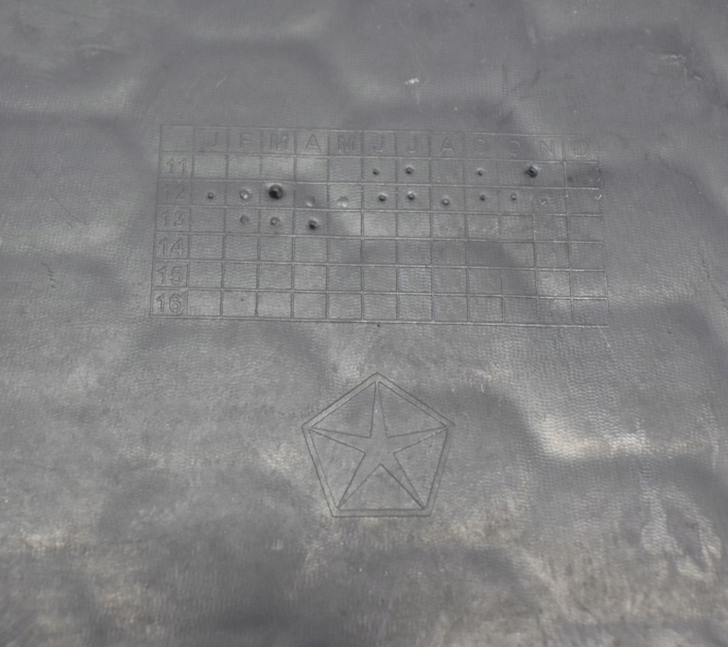 фото №6, Jeep cherokee wk2 srt решётка средняя бампера org