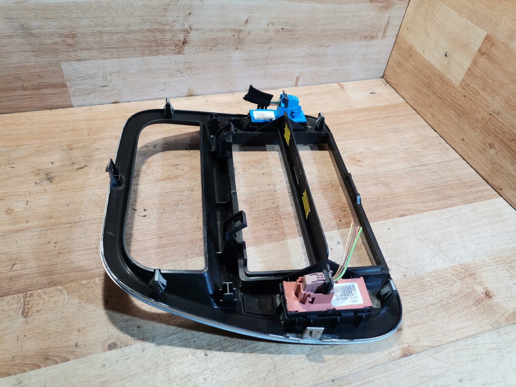 фото №8, Консоль рамка средняя citroen c2 9653074277