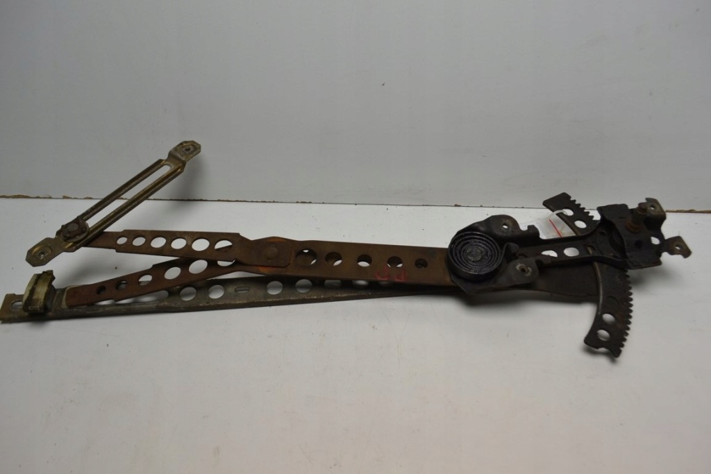 фото №4, Mercedes w123 подъемник стекло дверь правый перед