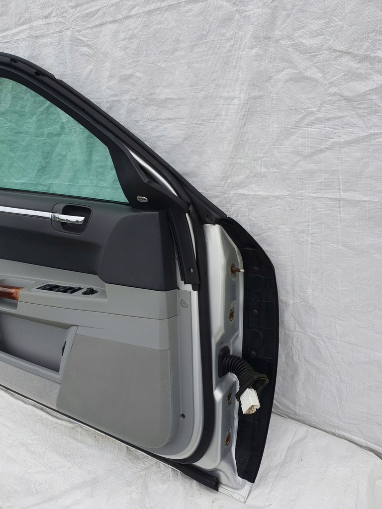 фото №12, Chrysler 300c 04-10 дверь левый перед передние левая