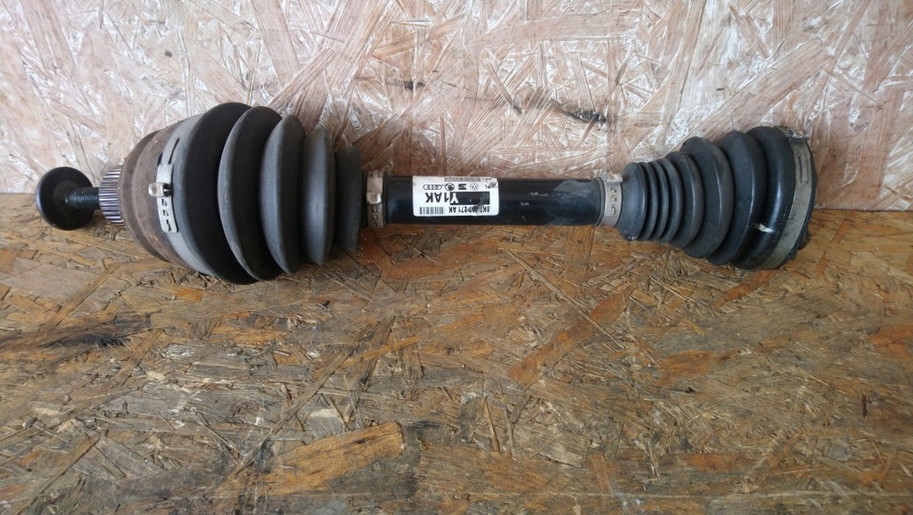Купити Audi a4 b8 a5 привідний вал ліва 8k0407271ak