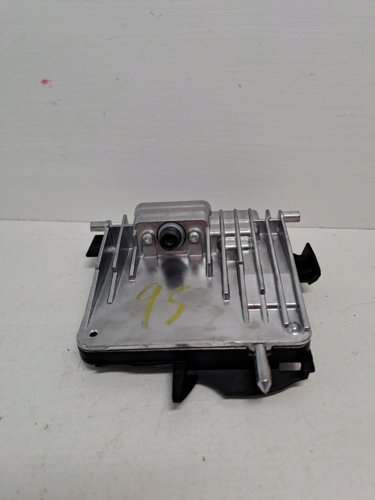 фото №1, Mercedes glb камера передня асистент поперечина руху a2479008715