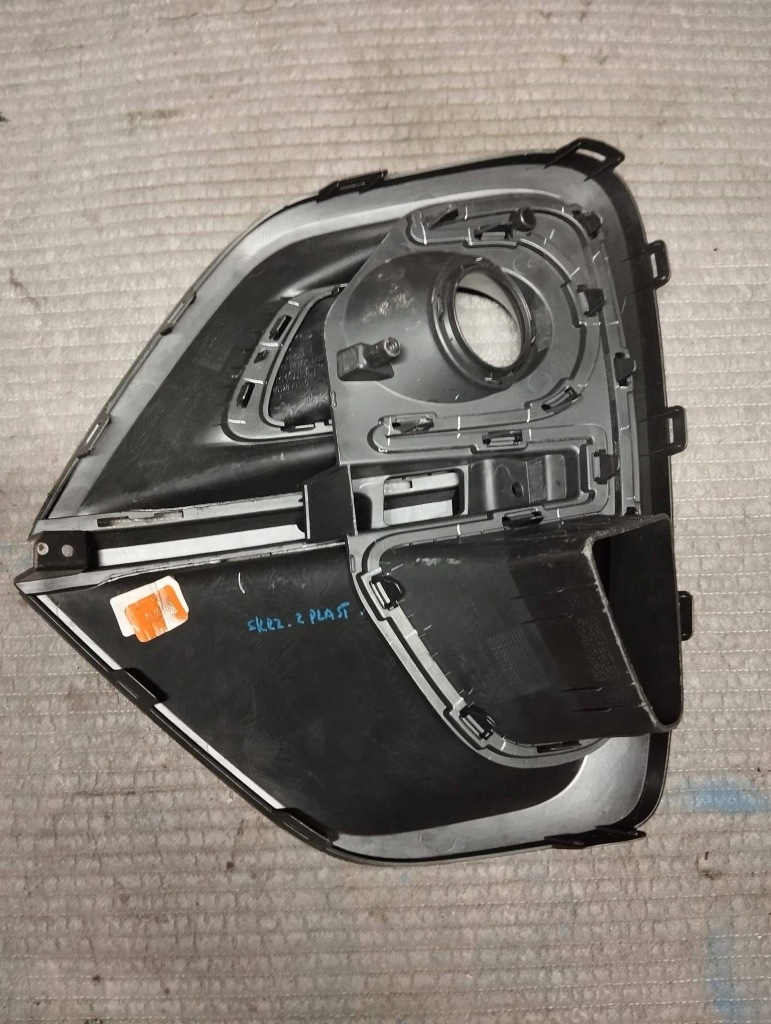 Kia sportage 4 iv рестайлинг  18- решётка правая бампера противотуманной фары 86526-f1510 Цена