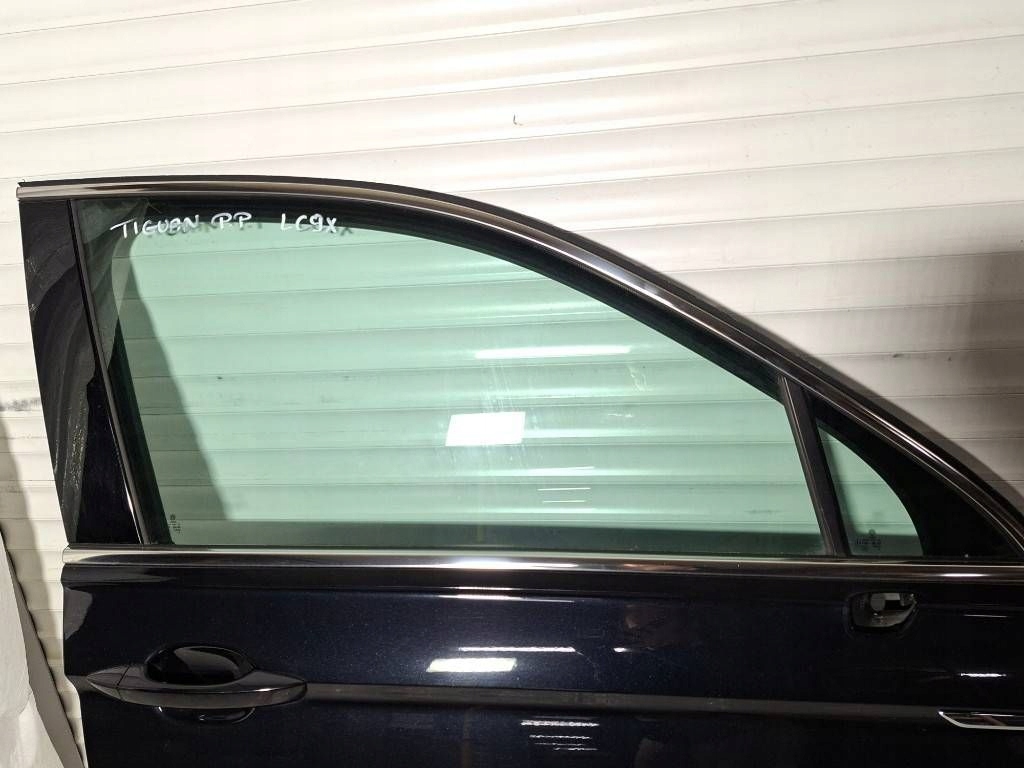 Vw tiguan allspace 2018 дверей передні задні праве  перед задні чорний lc9x Київ