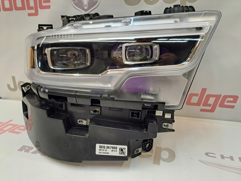 Купить Ram dodge ram v 19-24 фара передняя правый  full led оригинальный mopar