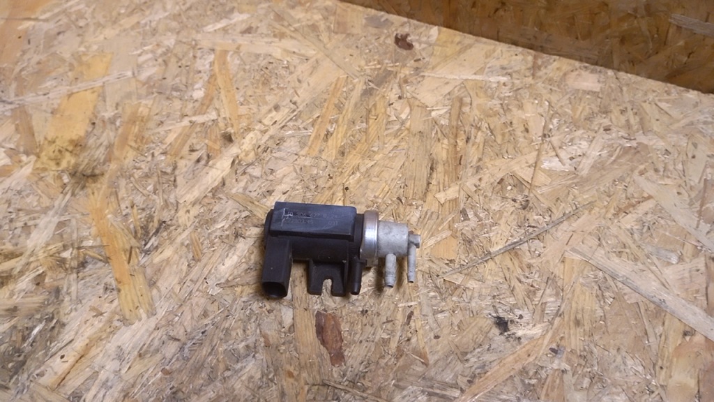 фото №1, Audi a4 b6 2.5 v6 tdi cabrio клапан вакуумa