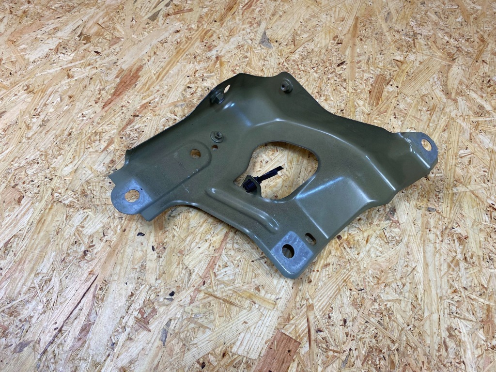 фото №6, Кронштейн кронштейн лампы крыла перед левый tesla model y 1487491-00-a