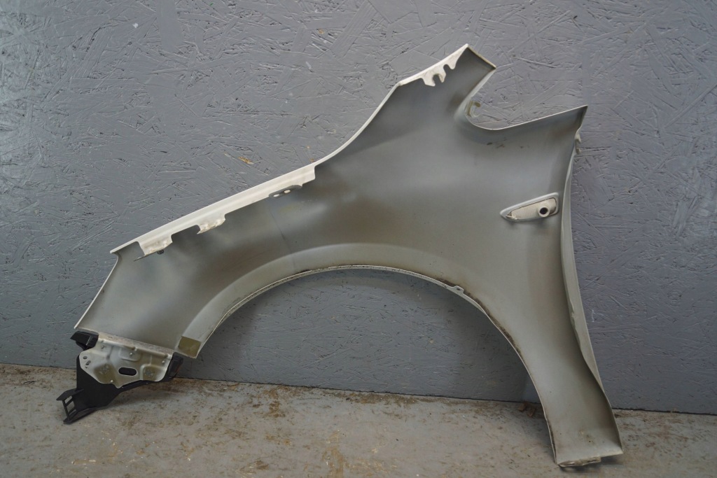 Opel astra j крыло  правый  перед b2713 Киев