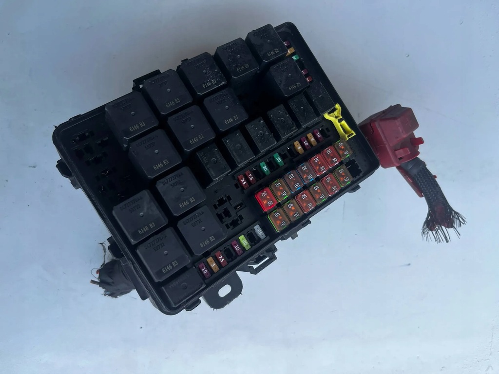 фото №1, Maserati levante коробка предохранителей 2017-