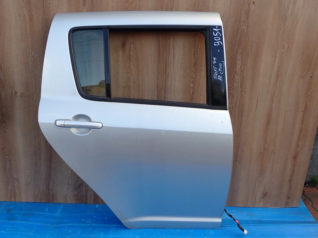 фото №1, Suzuki swift 5d mk6 04-09 дверь задние правое zcc