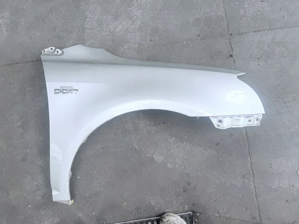 фото №1, Крыло правый перед toyota avensis t25