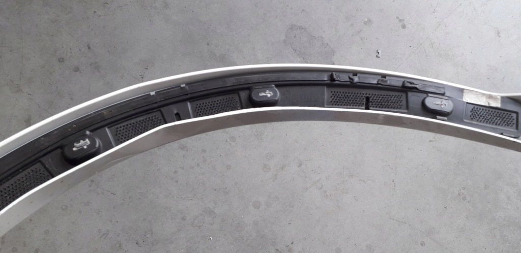 Молдинг крыла левая задний  mercedes glc w254 amg a2548805902 Киев