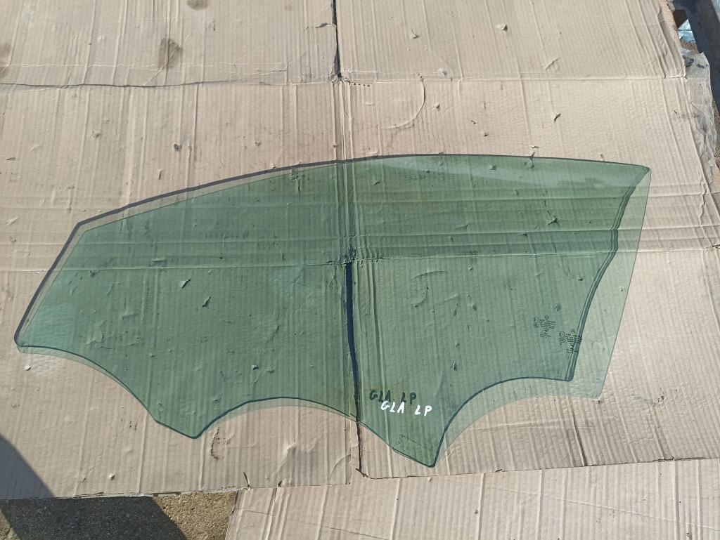 Купити Скло двері лівий перед mercedes w156 gla