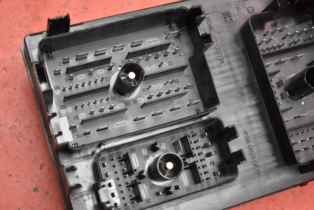 Коробка предохранителей bsi 13368643 opel astra 4 iv j 1.7 cdti 130 km 11-20 Доставка