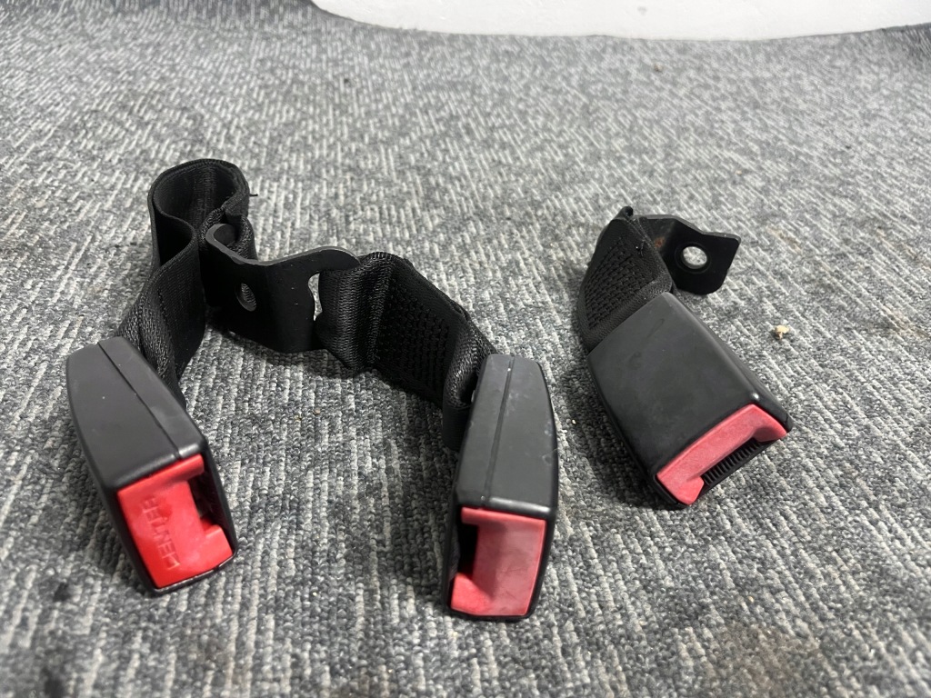 фото №1, Bmw 1 e87 e81 защёлки поперечина безопасности задняя задние оригинал