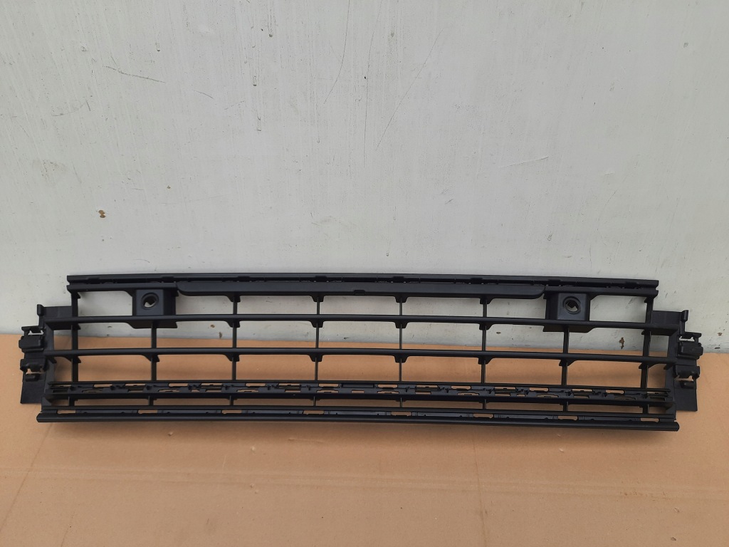 фото №1, Vw golf viii 8 r line бампер решётка средняя oryg