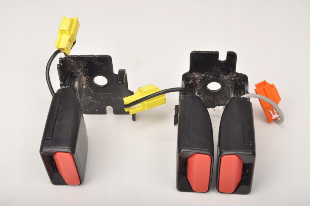 фото №1, Volvo v40 ii заскочки ременів задня задні 31377484 комплект