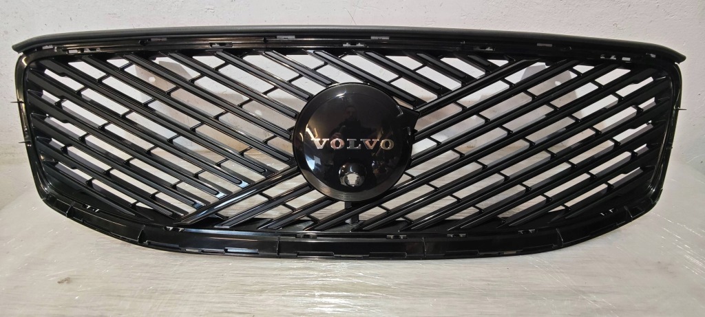 Купить Решётка радиатора решётка радиатора volvo xc60 ii рестайлинг  2025