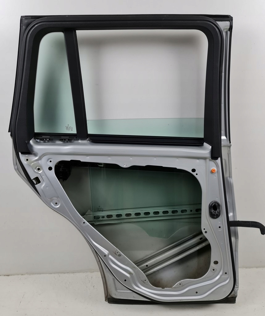 фото №4, Дверь левая левый задняя 775 mercedes glk x204