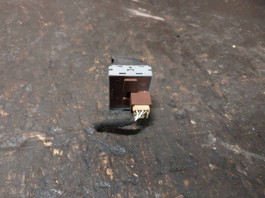 фото №9, Кнопки вікон водія seat ibiza iii 6l 6q0959858a