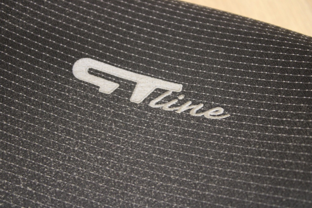 фото №3, Підголівник правий перед gt line renault megane iii