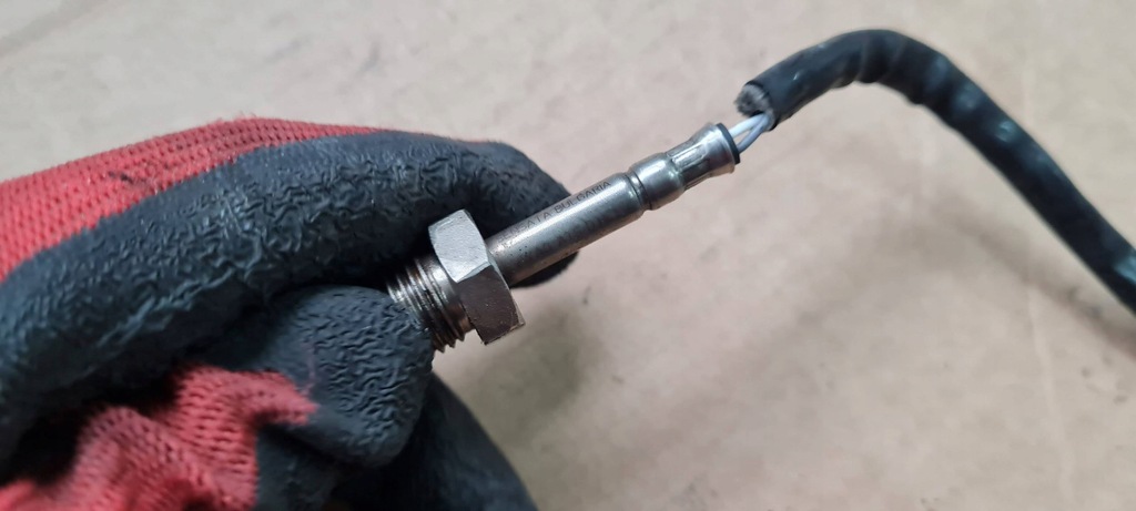 фото №9, A4 b9 8w датчик температуры выхлопных газов 2.0 tdi 8w0906088b a5 8w q5 a6