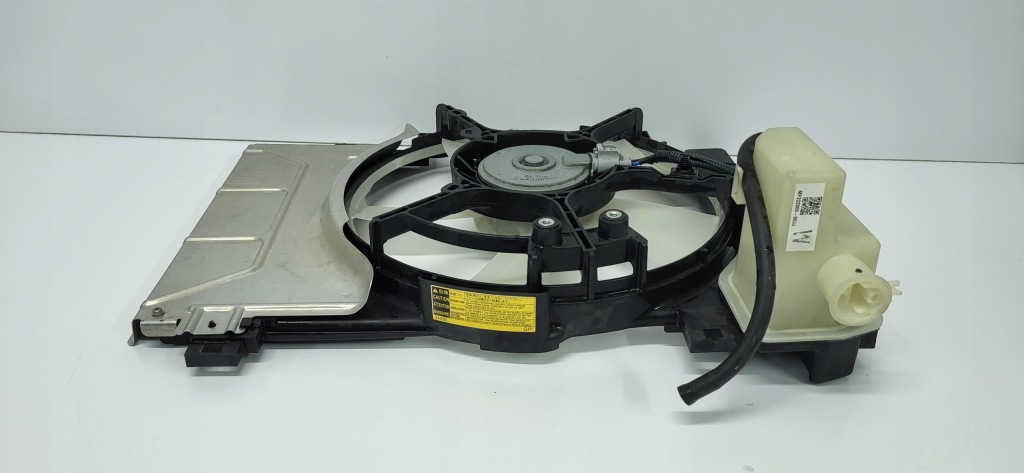 Yaris iii рестайлинг  16- радиатор воды кондиционера + вентиляторы 1,33 бензин с Разборки