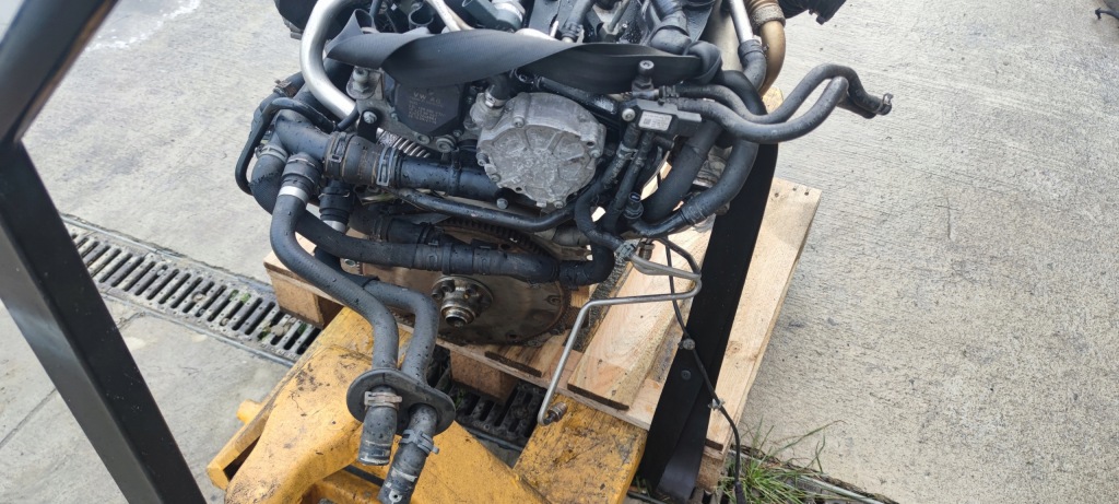 Двигун комплектний  audi a5 8t a4 b8 q5 seat 2.0 tdi caga cag 143km 6 Зі Шроту