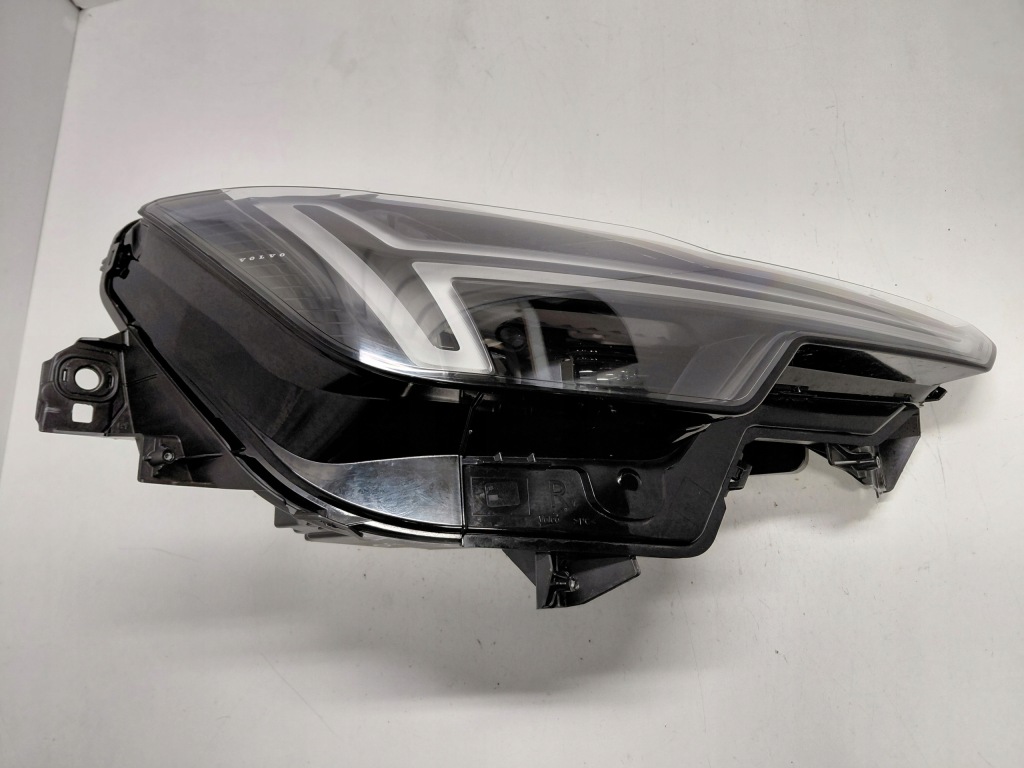 Volvo xc90 2 рестайлинг  3 full led фара правый  левая идеальное Оригинал