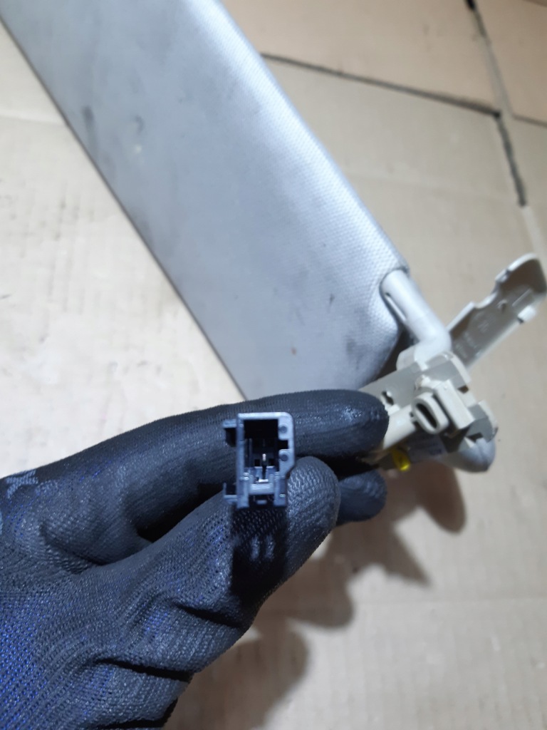 фото №5, Audi q7 защита солнцезащитная правая левая 4l0857552k 4l0857551k