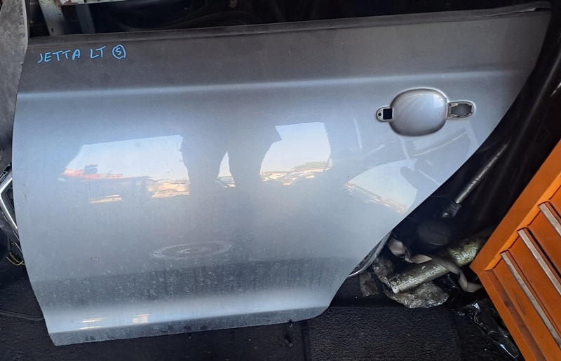 фото №1, Vw jetta 09r двері лівий задня задні ld7x голий