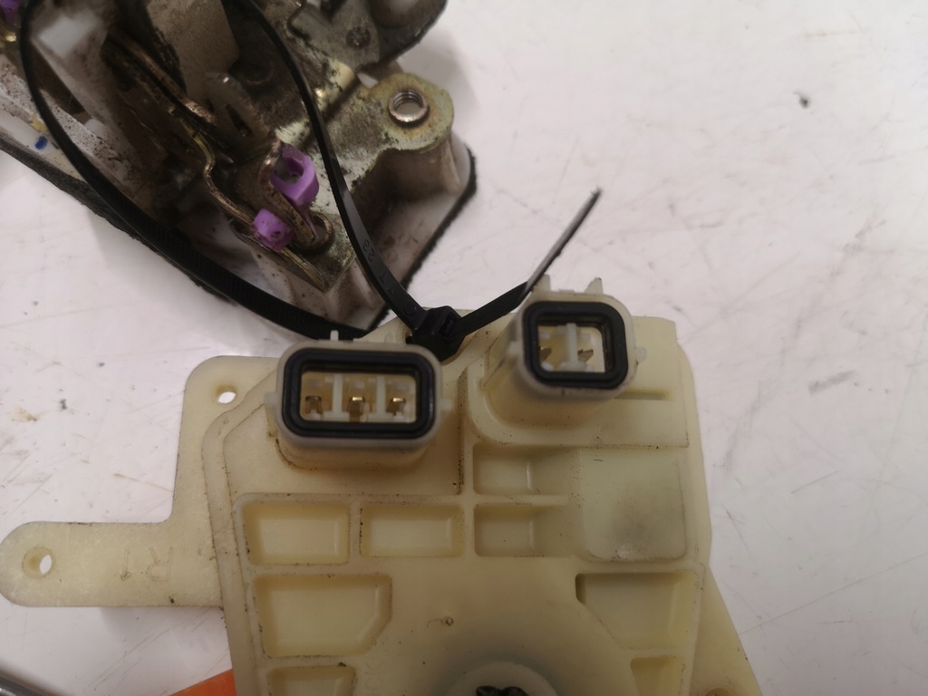 фото №8, Civic vii 7 sedan 04-06 замок дверь правый задний