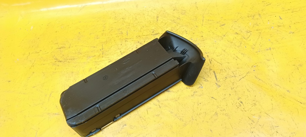 фото №9, Пепельница перед focus mk1 99-04r