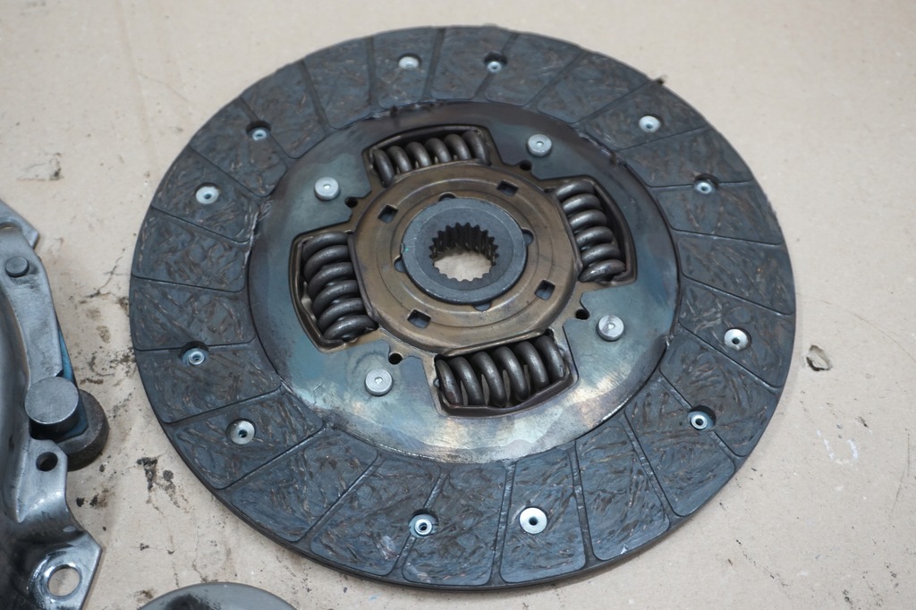 фото №14, Suzuki vitara зчеплення диск + притиск + підшипник 1,6 16v 95r