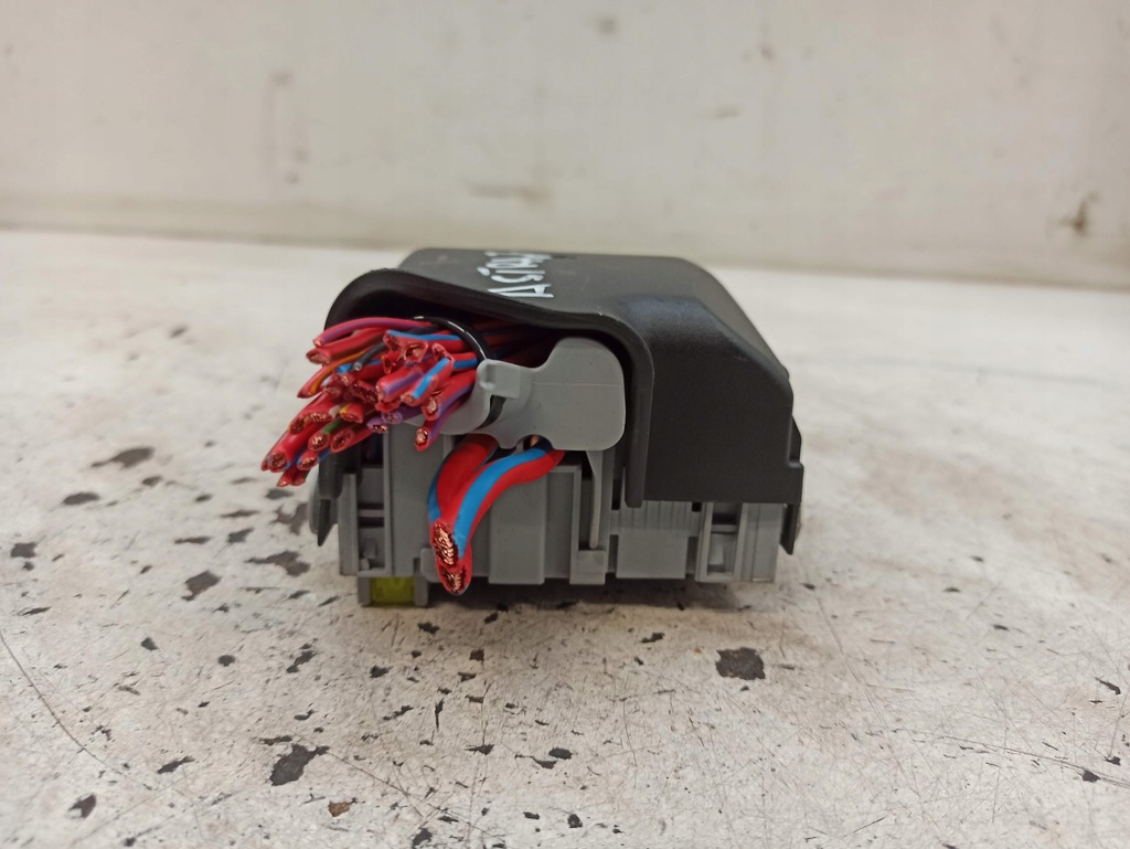 фото №6, Opel astra j коробка предохранителей 13222786