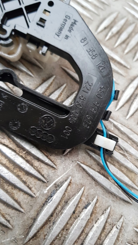 фото №10, Audi a8 d3 датчик уровня топлива 4e0919673