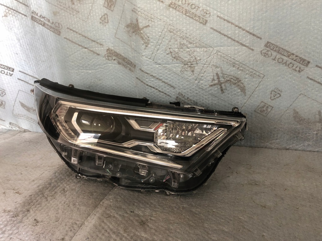 фото №1, Toyota rav4 2019- фара правий full led