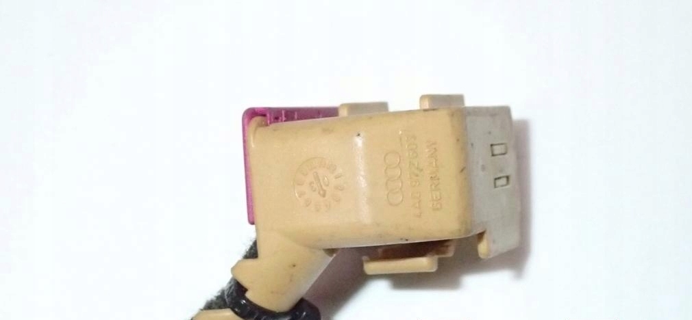 фото №8, Колодка соединитель штекер коричневый różowa audi 4a0972603