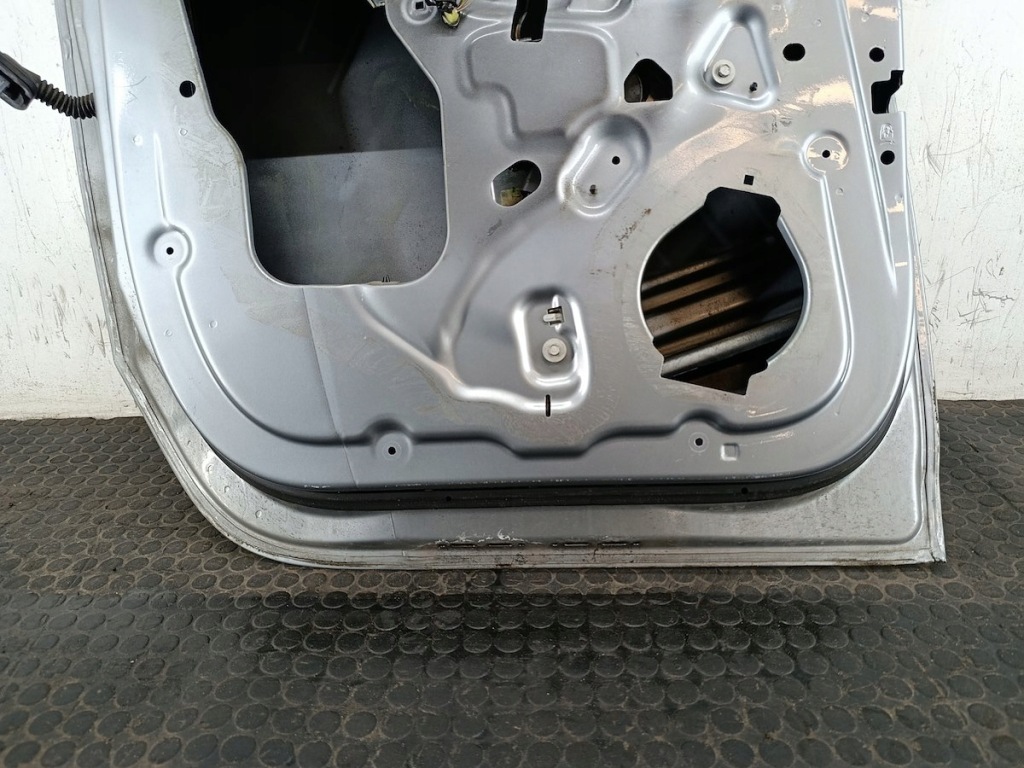 Дверь задняя левое  opel meriva b z179 2010-2013 Киев