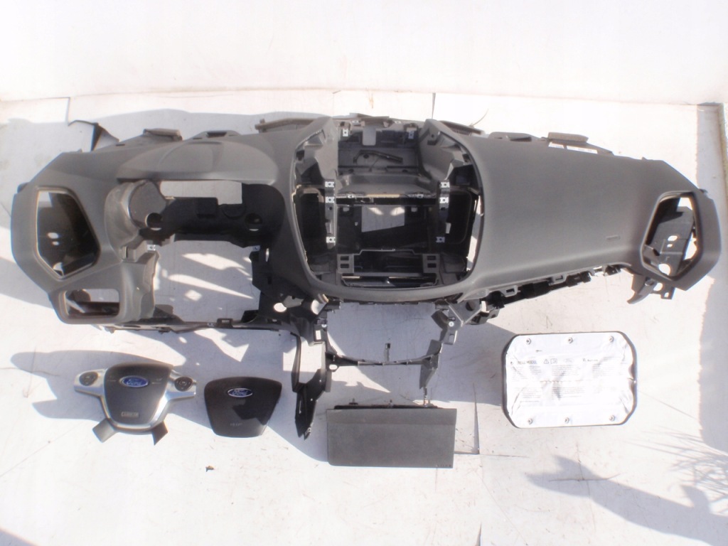 фото №4, Ford kuga панель приладів панель приладів консоль подушки безпеки ремені