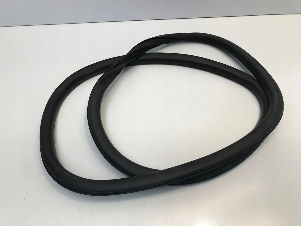 фото №1, Citroen e-c4 c4 iii 2022 прокладка дверь правый задняя