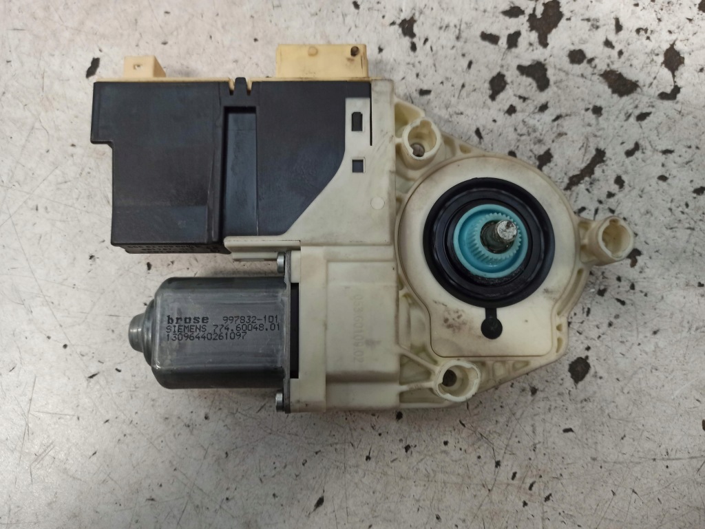 фото №9, Peugeot 307 fl моторчик скло правий перед 9649911180