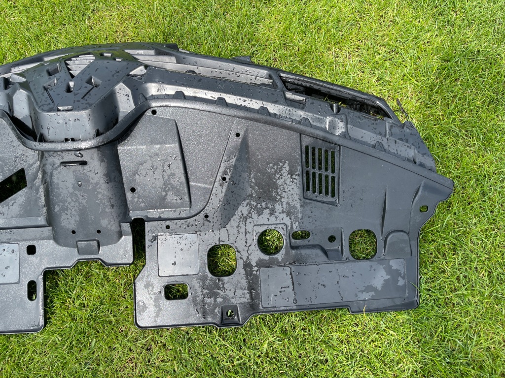 Renault clio iv решётка  радиатора решётка радиатора 622563184r Недорого