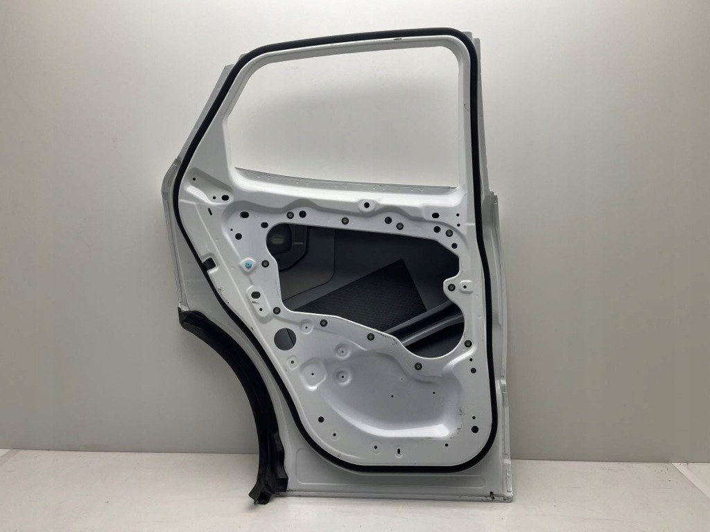 Дверь левая задняя jaguar e pace e-pace в Украине